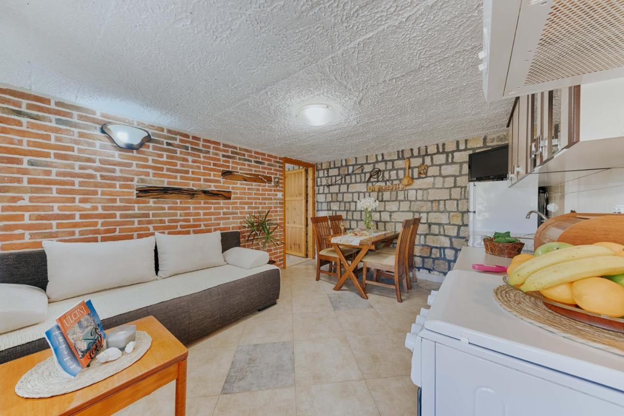 Markovic Village Apartments 울친 외부 사진