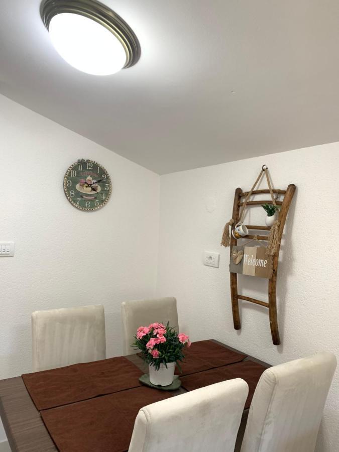 Markovic Village Apartments 울친 외부 사진